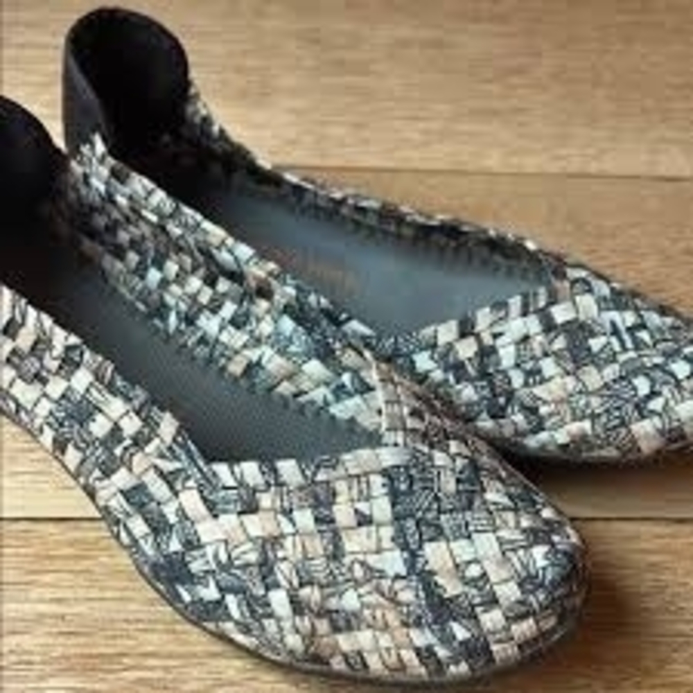 bernie mev. Black and Cream Woven Loafers